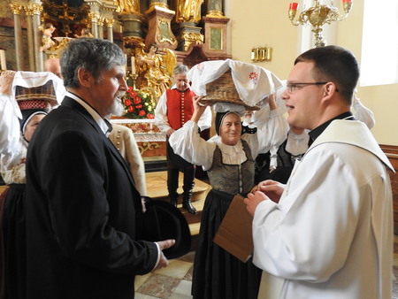 Dane Novak se je zahvalil župniku Martinu Lebnu za blagoslov jedi